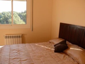 4 chambres, fer et planche à repasser, accès Internet, draps fournis