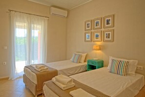 3 bedrooms, iron/ironing board, travel cot, free WiFi - Beach Villa Joanna - Luxury Villa rental in Corfu, Greece (Acharavi)