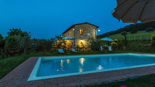 PODERE BAGNOLO 8 nukkuu, huvila yksityinen uima-allas yksinomaiseen käyttöön!