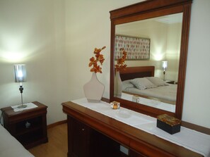 5 habitaciones, escritorio, tabla de planchar con plancha y wifi gratis 