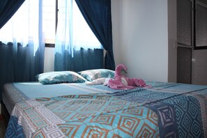 Double Room, 1 Queen Bed | Free WiFi, bed sheets
