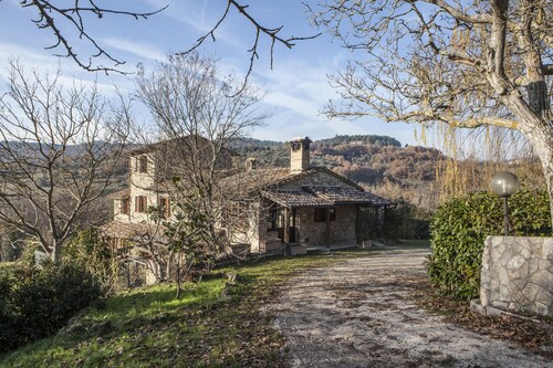 Farmhouse with pool, perfect for families and groups of friends