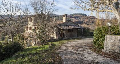 Farmhouse with pool, perfect for families and groups of friends