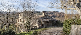 Farmhouse with pool, perfect for families and groups of friends