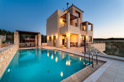 Panoramic Sea view * Amazing Value4money * Perfect Location