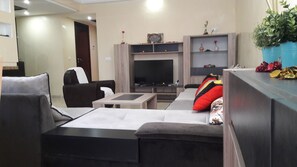 2 Schlafzimmer, Bügeleisen/Bügelbrett, Internetzugang, Bettwäsche