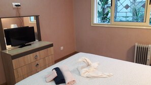 2 habitaciones, tabla de planchar con plancha, internet y ropa de cama 