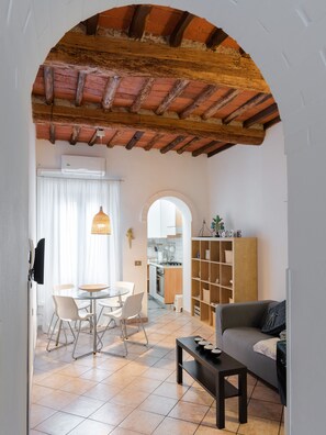 Télévision, chaîne hi-fi