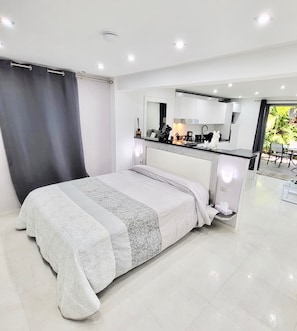 Premium bedding, Select Comfort beds, in-room safe - Residence Adam & Eve (Orient Bay)