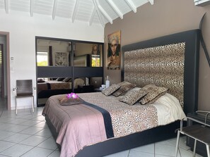 Premium bedding, Select Comfort beds, in-room safe - Residence Adam & Eve (Orient Bay)