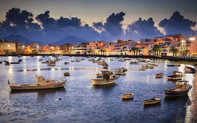 Luxury loft in the center of Arrecife. Very spacious and bright. Newly renovated!