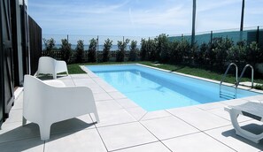 Outdoor pool, a heated pool - Villa with pool on Torreira beach, located next to the ria.  (TORREIRA)