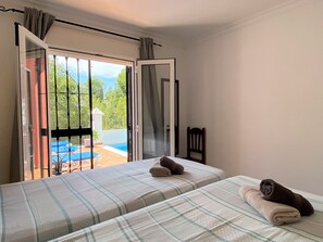 4 Schlafzimmer, Bügeleisen/Bügelbrett, kostenloses WLAN, Bettwäsche