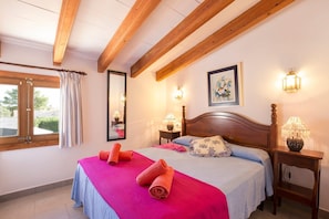 3 Schlafzimmer, BĂŒgeleisen/BĂŒgelbrett, Internetzugang, BettwĂ€sche
