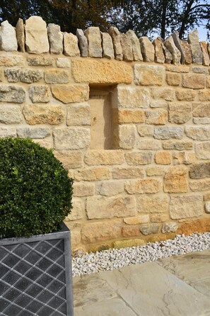 Exterior detail - A luxury barn conversion, positioned in the heart of Broadway, Cotswolds (Broadway)