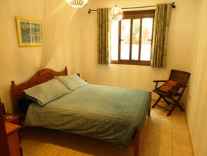 1 bedroom, in-room safe, iron/ironing board, free WiFi