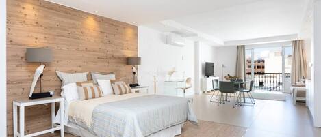 1 dormitorio, tabla de planchar con plancha, wifi y ropa de cama