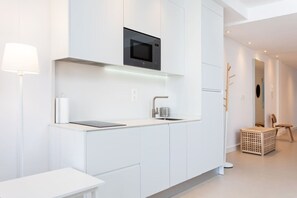Coffee/tea maker, fridge, microwave, stovetop - Rooms & Suites Loft 2G - Arrecife, Lanzarote (Arrecife)