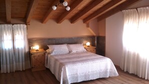 4 chambres, bureau, lit parapluie, Wi-Fi