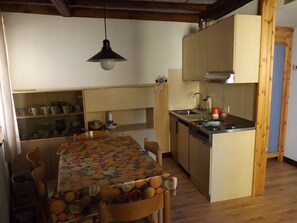 Fridge, stovetop, coffee/tea maker, toaster - Comfortable two-room apartment. Temu Center; (Ponte di Legno) slopes at 200m (Temù)
