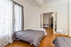 3 makuuhuonetta, silitysrauta/-lauta, Wi-Fi, vuodevaatteet