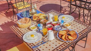Breakfast area - Riad Beloiseau (Oulad Hassoune)