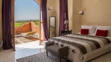 ستائر تعتيم وملاءات أسرّة