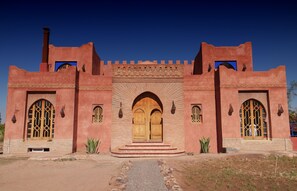 Front of property - Riad Beloiseau (Oulad Hassoune)