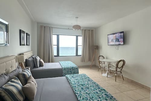 Traditional Studio, 2 Double Beds, Non Smoking, Sea View | Individually decorated, individually furnished, bed sheets