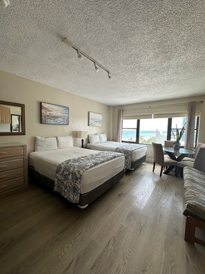 Tavanomainen studio, 2 parisänkyä, tupakointi kielletty | Yksilöllisesti sisustettu, yksilöllisesti kalustettu, vuodevaatteet