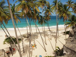 Beach nearby, beach towels - Spacious Air Conditioned 4 bed detached house near Miami Beach (Oistins)
