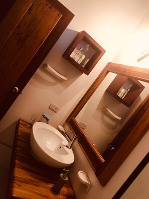 シャワー、レインフォールシャワー、タオル