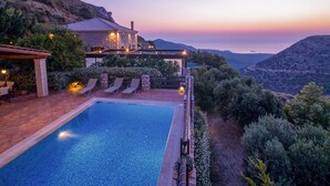 Pool - FALASARNA VILLAS "Villa Chrisanthi" (Kisamos)
