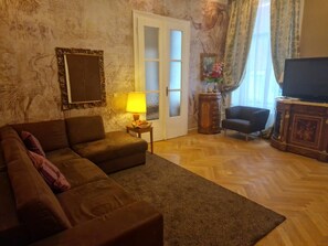 Smart TV - 60m² classic apartment for 2-4 people in the inner city (Innere Stadt)