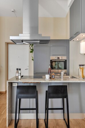 Fridge, oven, stovetop, dishwasher - Best location II - quiet, cozy & 5 min to downtown (Frogner)