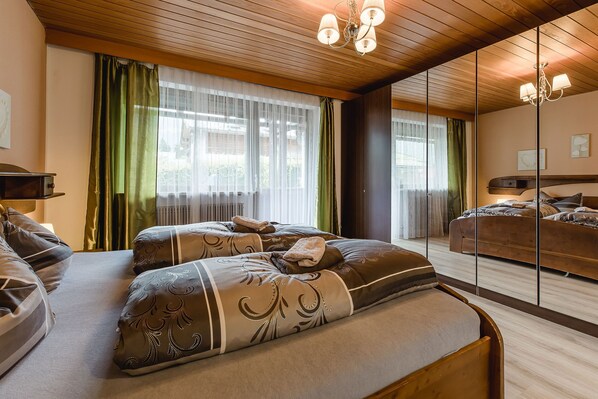 2 bedrooms, Internet, bed sheets