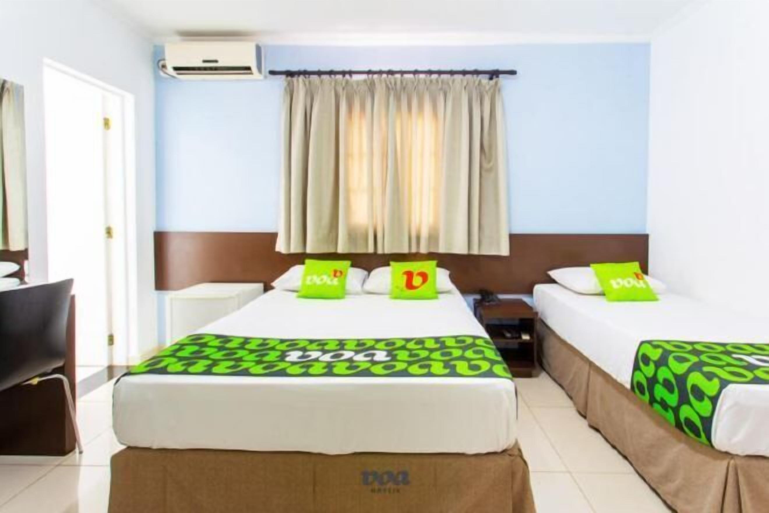 Minibar, desk, free WiFi, bed sheets