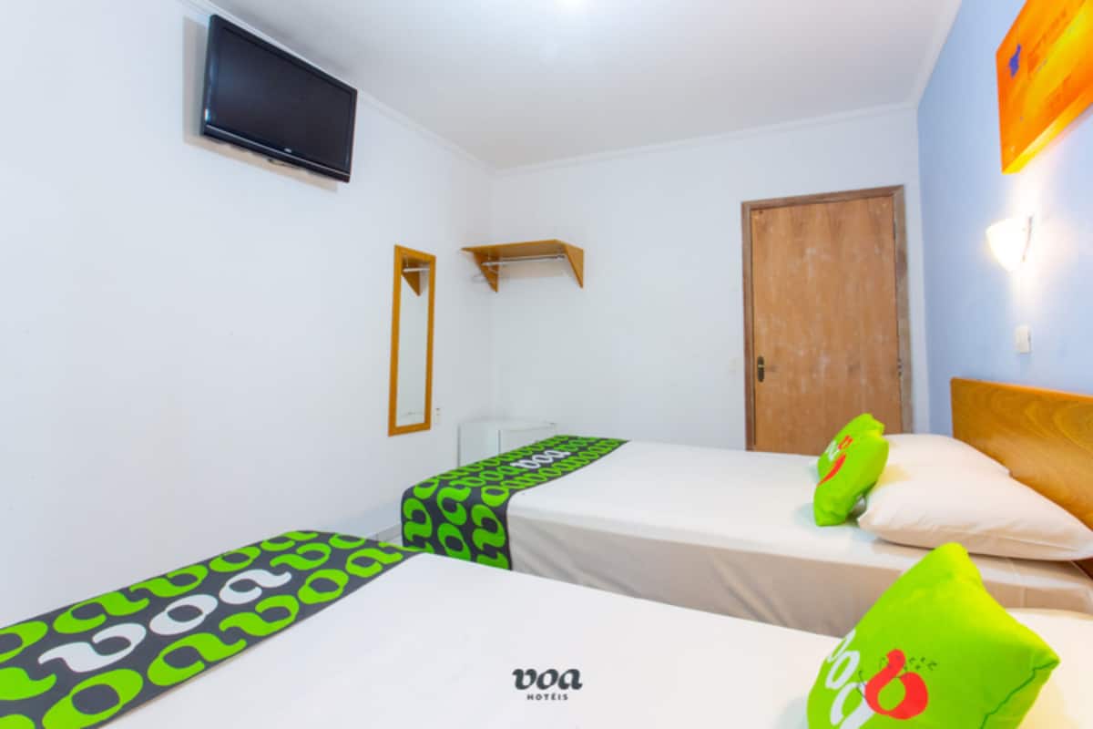 Minibar, bureau, accĂšs au Wi-Fi (inclus), literie fournie
