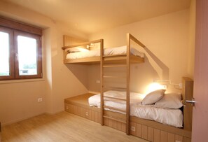 4 chambres, bureau, fer et planche Ă repasser, Wi-Fi