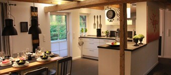 Confort en toute intimité 4 DZ 4 salles de bains, cheminée et sauna avec espace extérieur