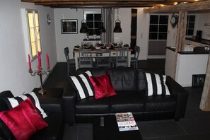Flat-screen TV, fireplace