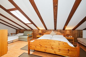 2 bedrooms, Internet, bed sheets - Dachgeschoss-Ferienwohnung (5) (Reit im Winkl)