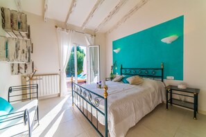 3 slaapkamers, een strijkplank/strijkijzer, gratis wifi, beddengoed