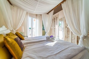 3 slaapkamers, een strijkplank/strijkijzer, gratis wifi, beddengoed