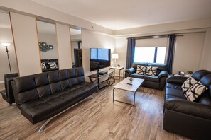 Superior Apartment, Multiple Beds, Non Smoking | Living area
