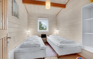 3 bedrooms, travel cot, free WiFi