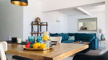 Smart TV, videojuegos, reproductor de DVD y libros