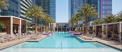 2 piscines extérieures, tentes de plage, parasols de plage