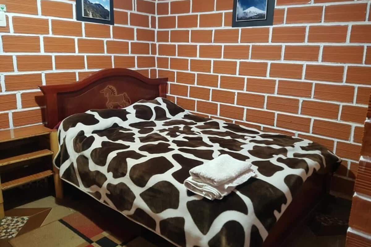 In-room safe, blackout drapes, free WiFi