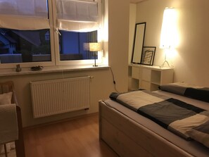 Bügeleisen/Bügelbrett, WLAN, Bettwäsche